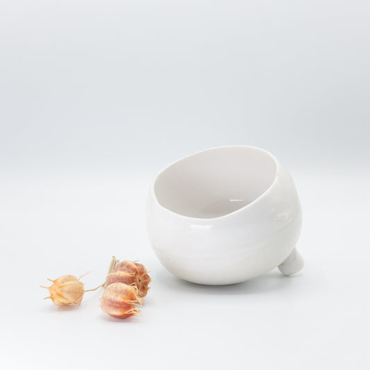 Inclined white bowl, unique piece