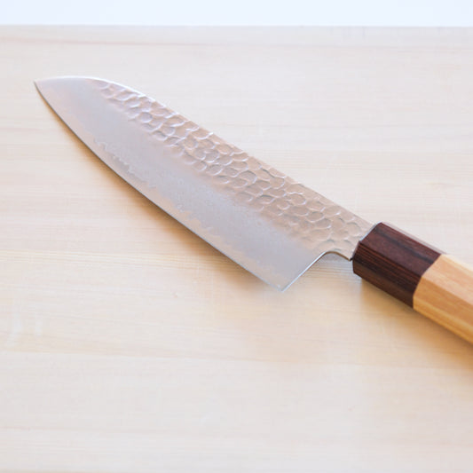 Couteau japonais Santoku martelé 170 mm