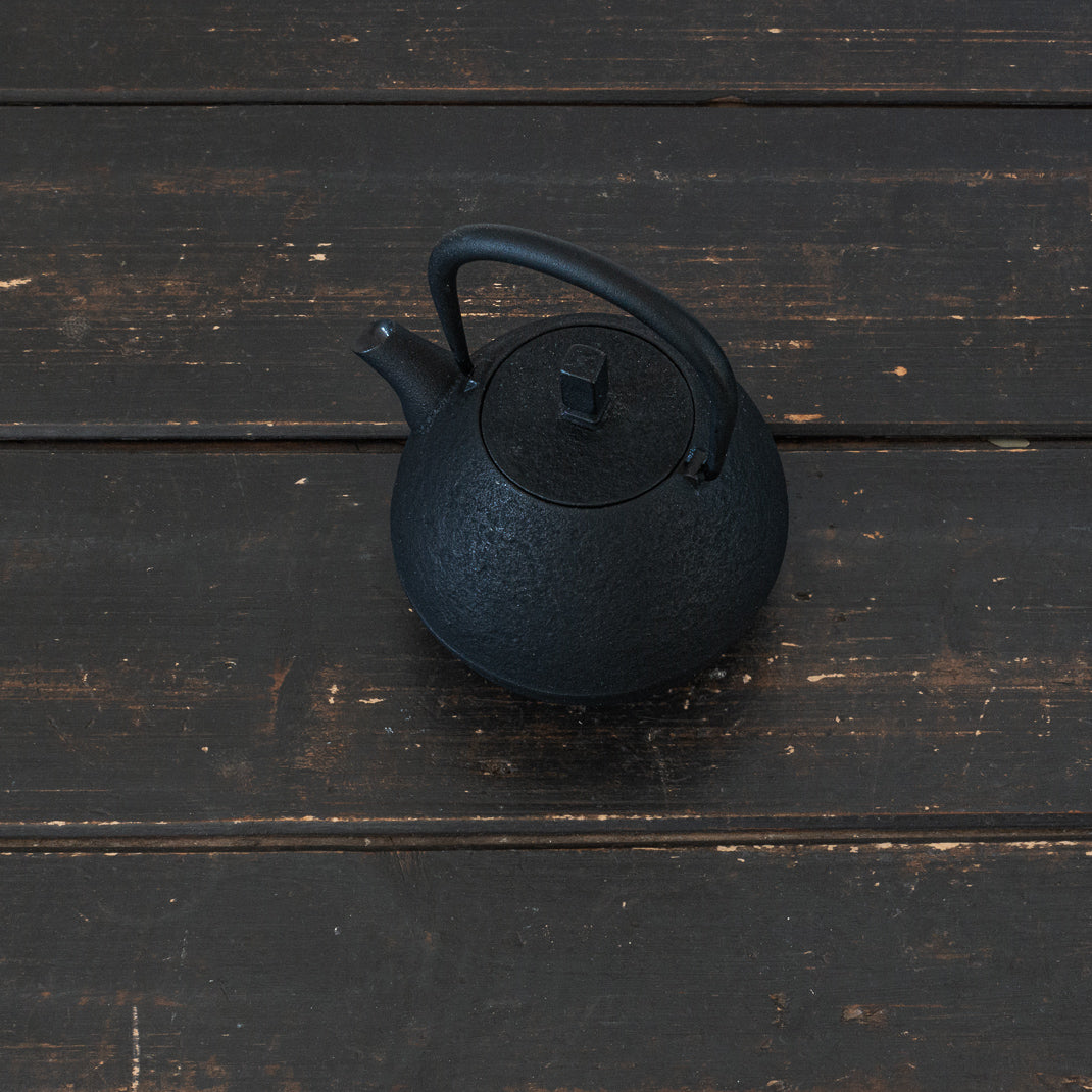 Cast iron teapots by Hisao Iwashimizu