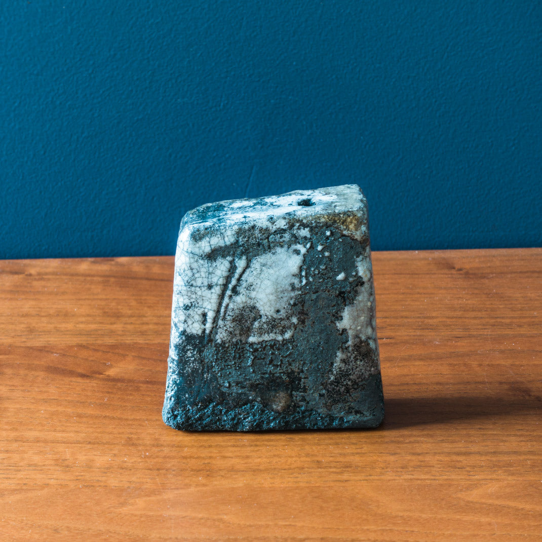 Vase sec Raku gris, pièce unique