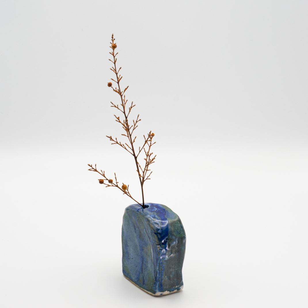 Small Chisen dry vase, unique piece