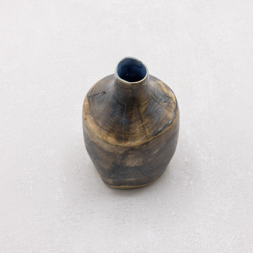 Small Ainezu 藍鼠 vase, unique piece