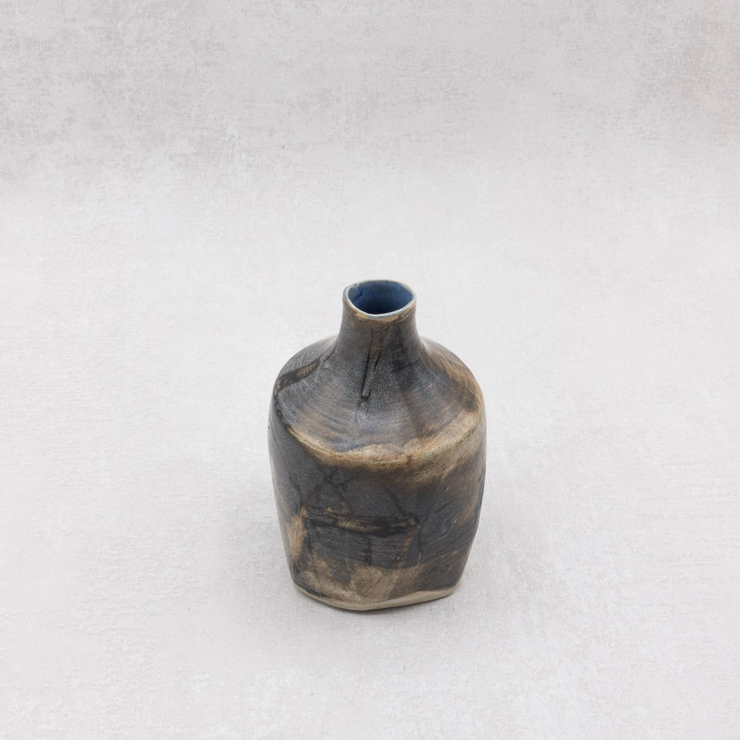 Petit vase Ainezu 藍鼠, pièce unique