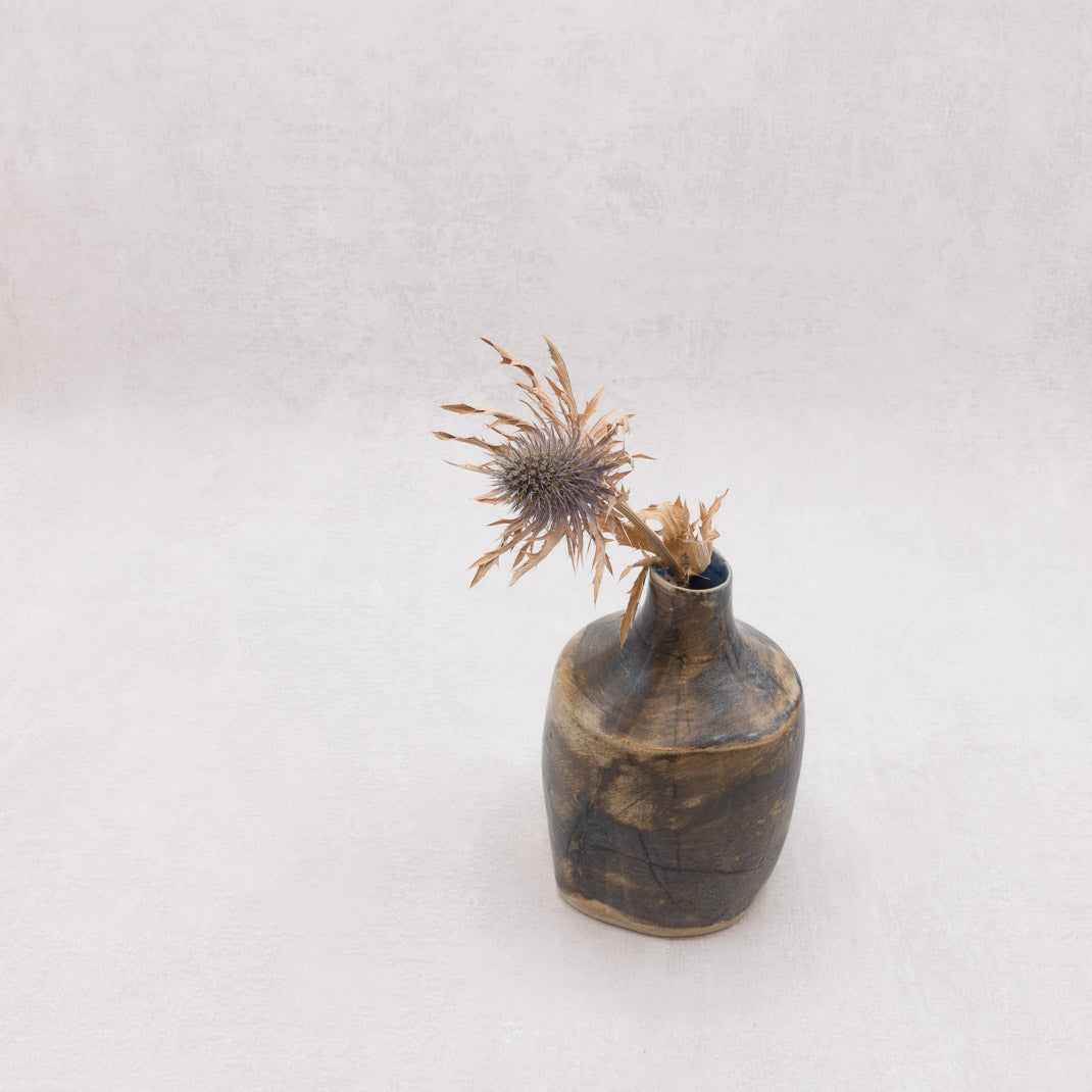 Petit vase Ainezu 藍鼠, pièce unique